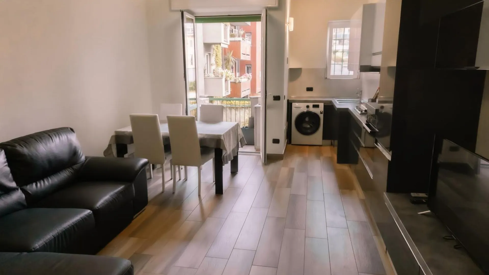 Apartment Prestigioso Appartamento In Zona Tortona - Solari Milan