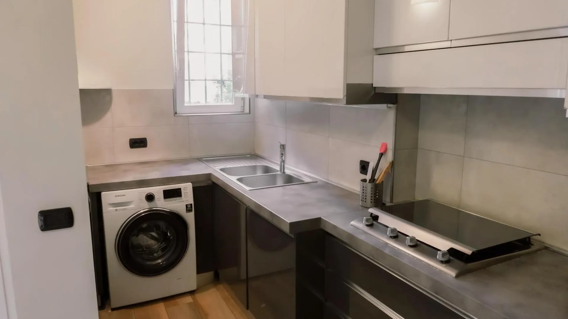 Prestigioso Appartamento In Zona Tortona - Solari Milan Apartment